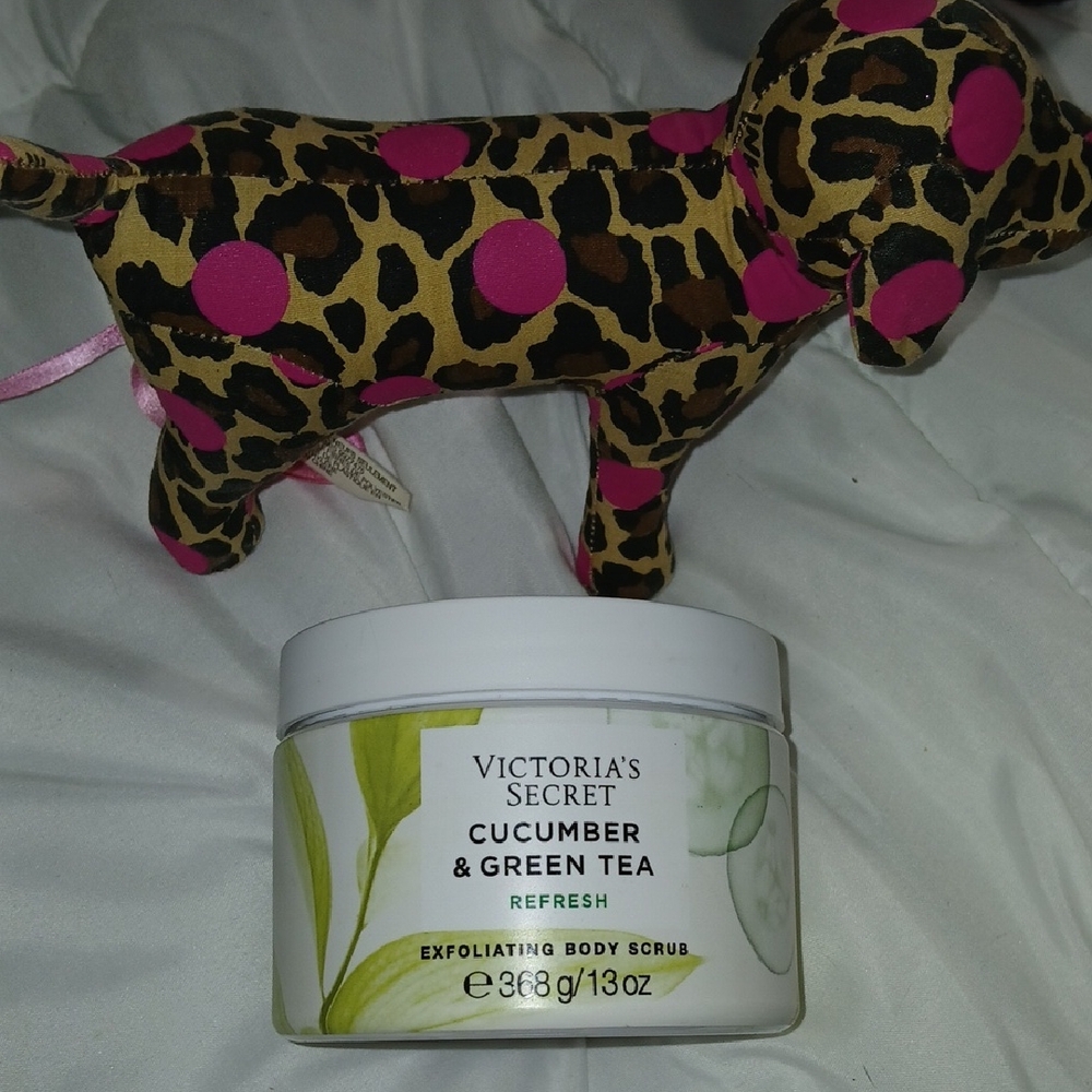 Victoria's Secret Cucumber & Green Tea Body Scrub -  Comes With The Pink Pup New